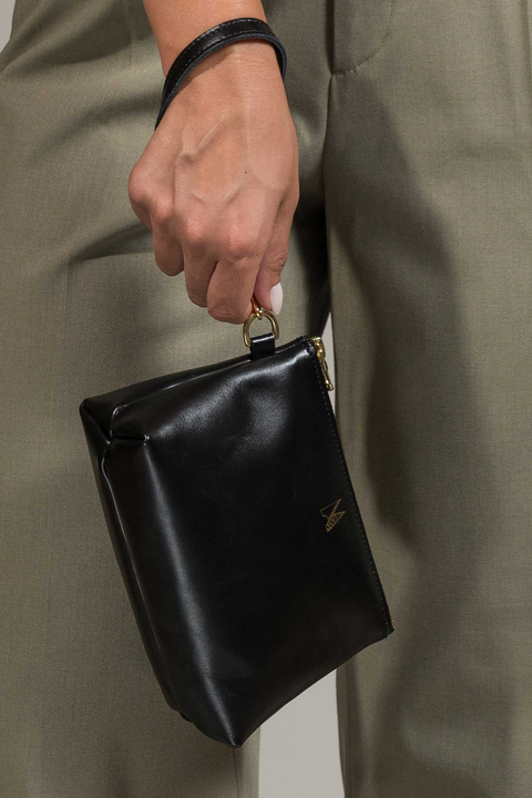 Black Leather Travel Bag - Roam